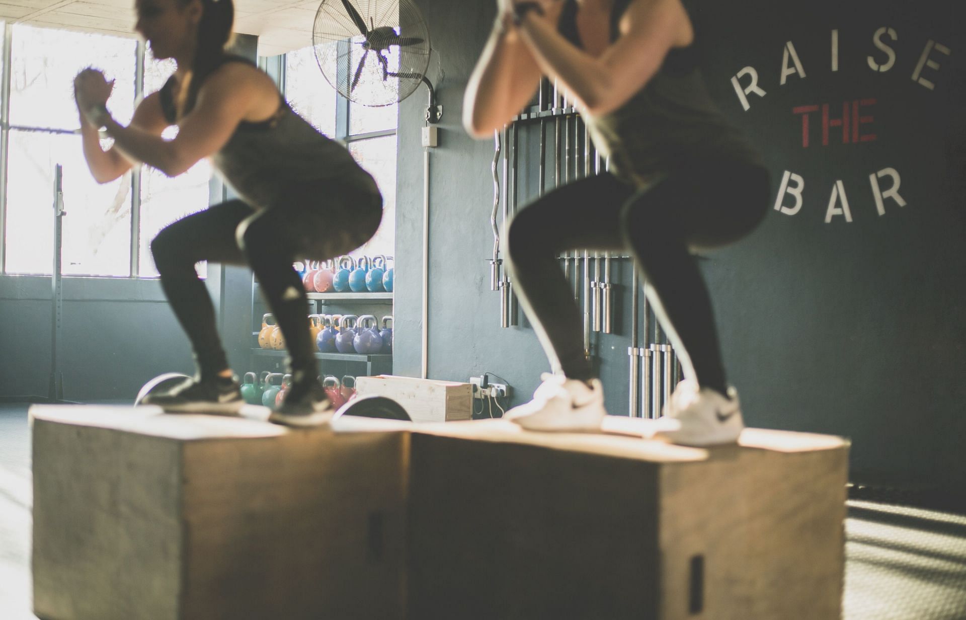 Split squats (Image via Unsplash/Meghan Holmes)